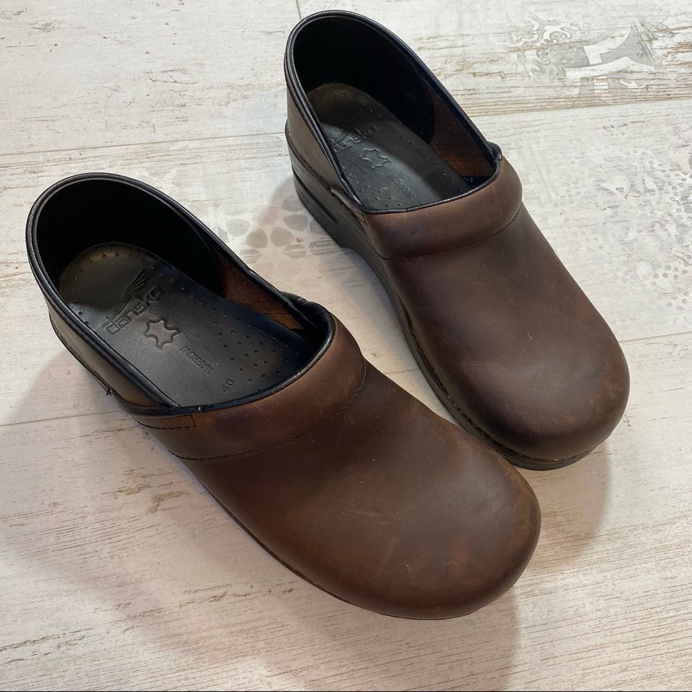 Dansko Brown Leather Clogs Narrow Size 40